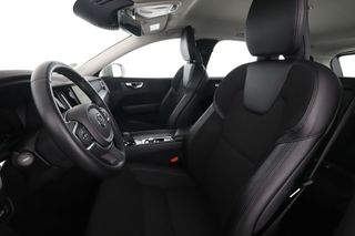 Volvo XC60 2.0 B4 Momentum 2WD