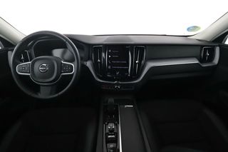 Volvo XC60 2.0 B4 Momentum 2WD
