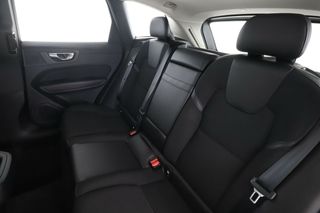 Volvo XC60 2.0 B4 Momentum 2WD