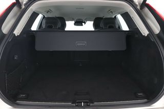 Volvo XC60 2.0 B4 Momentum 2WD