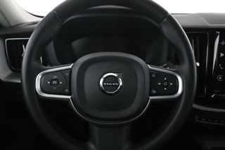 Volvo XC60 2.0 B4 Momentum 2WD