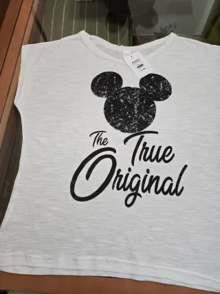 Camiseta  Mickey Mouse Talla L
CON ETIQUETA 