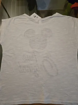 Camiseta  Mickey Mouse Talla L
CON ETIQUETA 