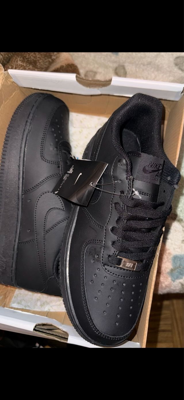 Air Force 1 Negras Talla 41 y 42 en oferta