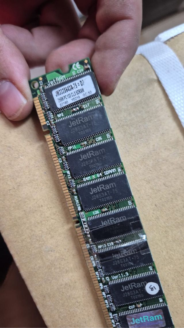 Memoria RAM JetRAM 256MB PC133 CL3 SDRAM