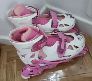 Patines en línea Hello Kitty para niña.
