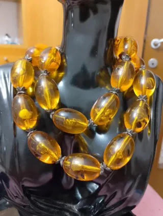 Collana effetto ambra in  lucite