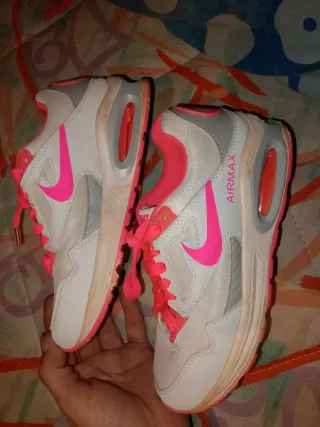 Zapatillas Nike Blancas y Rosas