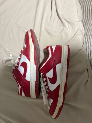 Nike Dunk Rojo y Blanco