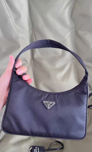Bolso Sobaxo Prada Negro