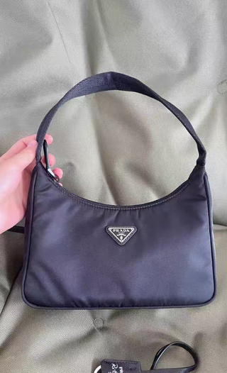 Bolso Sobaxo Prada Negro