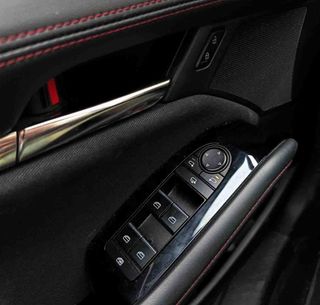 MAZDA MAZDA3 (2022) E-SKYACTIV X 2.0 137 KW (186 CV) MT HOMURA