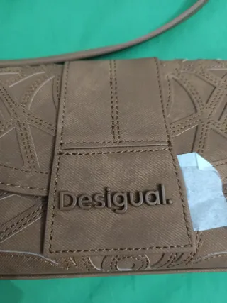 Elegante Bolso Desigual marrón
SIN ESTRENAR 