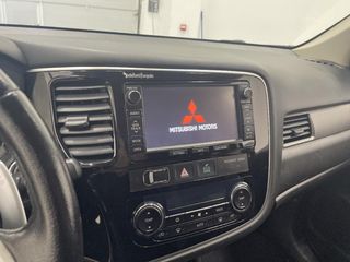 Mitsubishi Outlander 220 DI-D Motion Auto 4WD