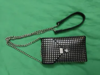 NUEVO. SIN ESTRENAR
Bolso Zara tachuelas Movil