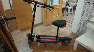 Patinete eléctrico con luces