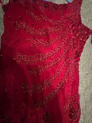 Vestido largo rojo pedrería