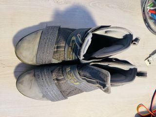 Zapatillas Nike Lebron Oro y Gris