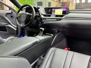 LEXUS IS 2.5 300h F Sport + Cuero