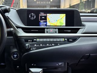 LEXUS IS 2.5 300h F Sport + Cuero