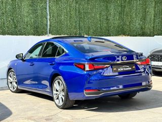 LEXUS IS 2.5 300h F Sport + Cuero