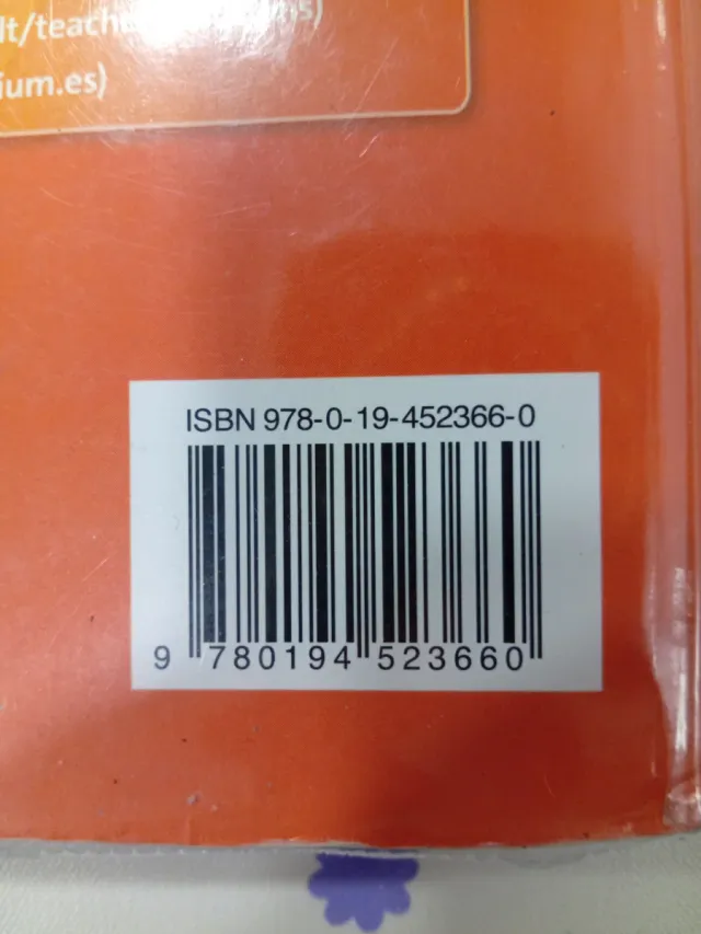 Solutions B2 stident book