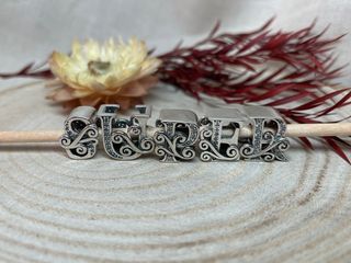Charms Letras Brillantes Estilo