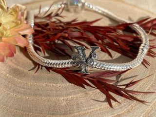 Charms Letras Brillantes Estilo
