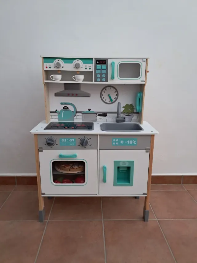 Cocina de juguete de madera