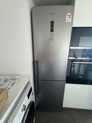 Nevera Samsung Plateada No Frost