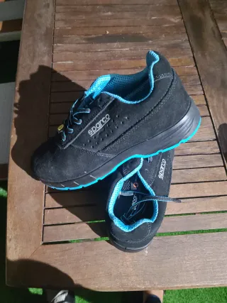Botas de seguridad Sparco negras y azules