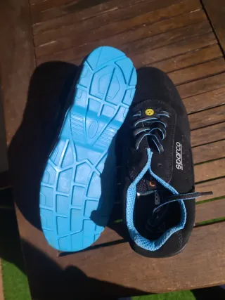 Botas de seguridad Sparco negras y azules