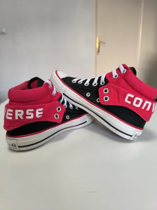 Zapatillas Converse Bota Negra y Roja