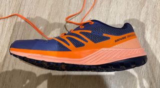 Deportivas Salomon Azul y Naranja. ideal gimnasio.