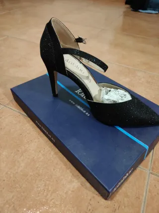 Zapatos de tacón Lola Blue negros mujer