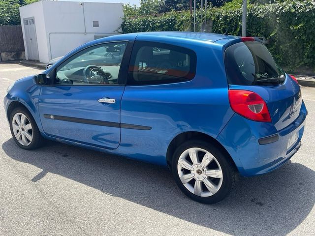 Renault Clio Automatico.Falta pasar itv!!