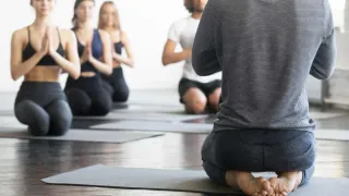 YOGA PARA EMPRESAS, COLEGIOS Y GRUPOS CERRADOS.