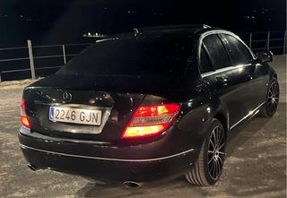 Mercedes-Benz Clase C 320 PARTICULAR