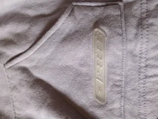 Sudadera lila con bolsillo canguro Reebook