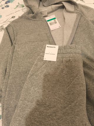 Conjunto Nike Pantalón y Sudadera XL Niños
xs o S 