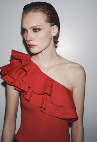 Body Rojo Manga Asimétrica Talla L