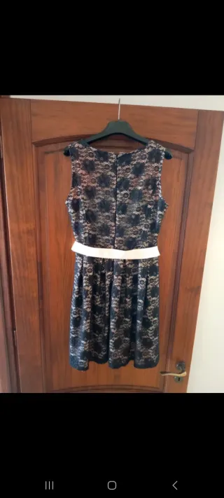 Abito in pizzo nero e beige