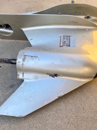 Cola fueraborda Honda 225hp para recambios. 