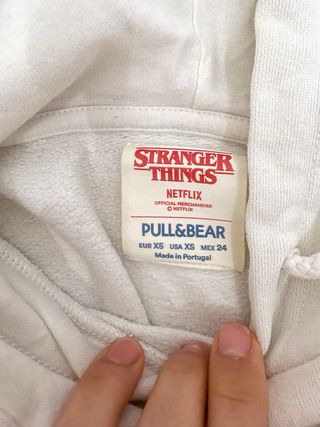 Sudadera Stranger Things Beige
