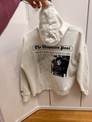 Sudadera Stranger Things Beige