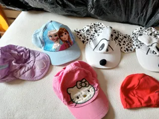 Lote Ropa: Gorros y Gorras