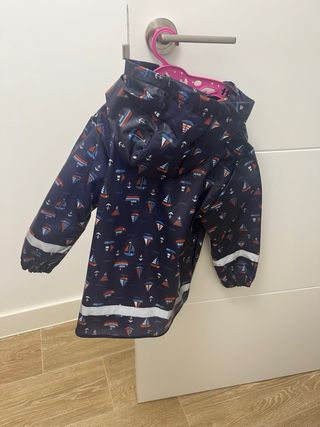Chubasquero niño estampado barcos