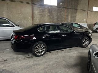 Infiniti Q70 2018