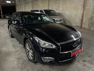 Infiniti Q70 2018