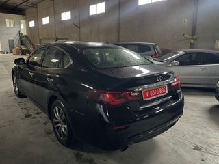 Infiniti Q70 2018